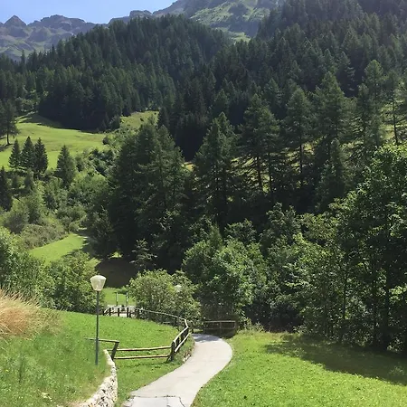 Haus Rothorn, Swiss Alps Apartment Leukerbad